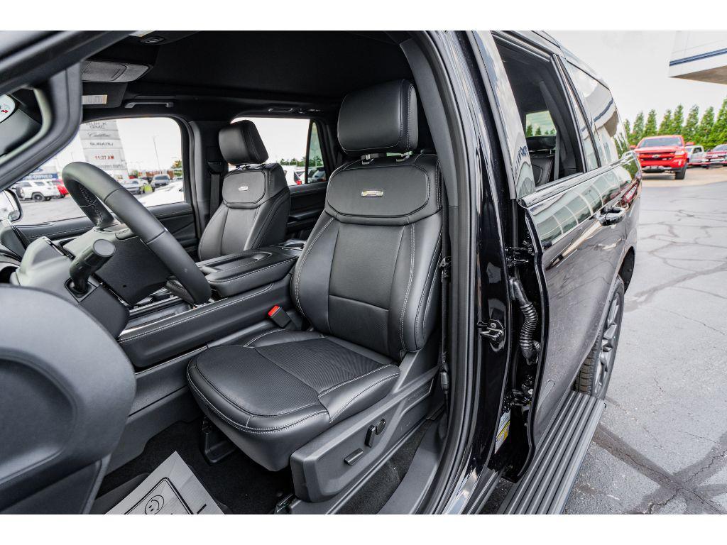 new 2025 Ford Expedition car, priced at $83,130