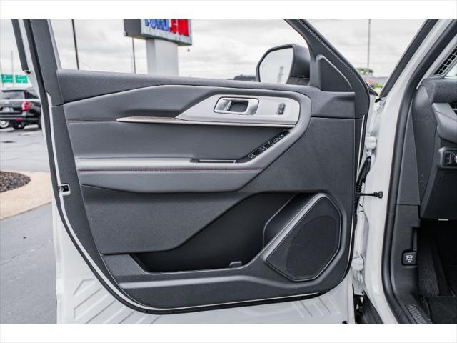 new 2025 Ford Explorer car, priced at $49,175