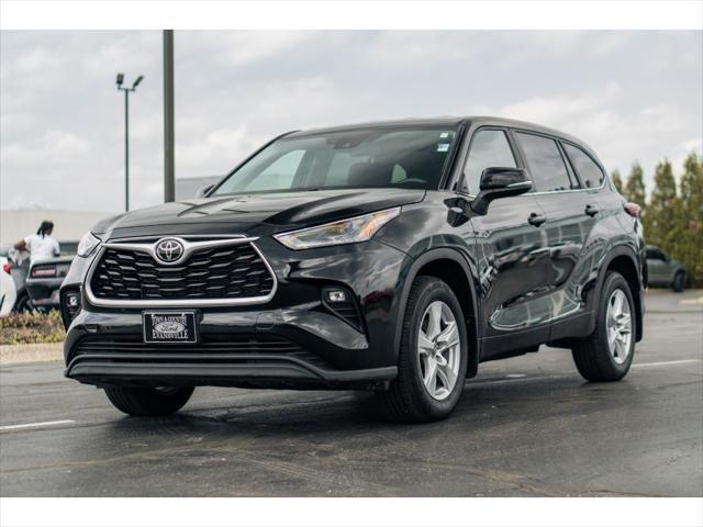 used 2023 Toyota Highlander car, priced at $34,990