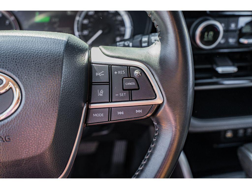 used 2023 Toyota Highlander car, priced at $34,990