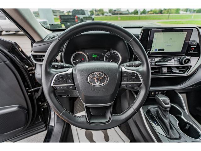 used 2023 Toyota Highlander car, priced at $34,990