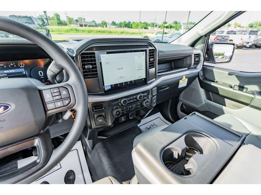 new 2025 Ford F-150 car, priced at $43,660
