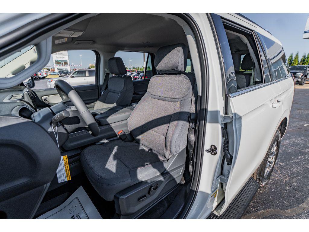 new 2025 Ford Expedition car, priced at $69,455
