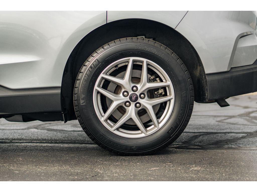 used 2024 Ford Edge car, priced at $28,990