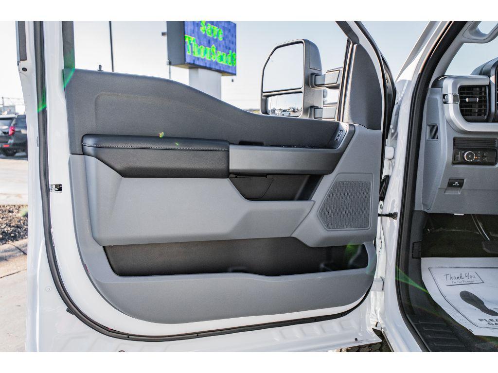 new 2025 Ford F-350 car, priced at $59,590