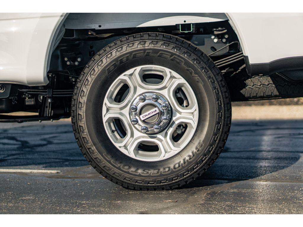 new 2025 Ford F-350 car, priced at $59,590