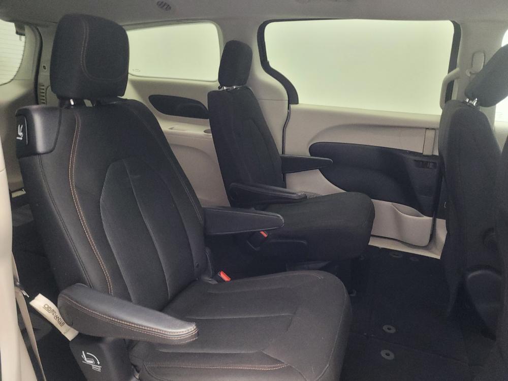 used 2017 Chrysler Pacifica car, priced at $13,195