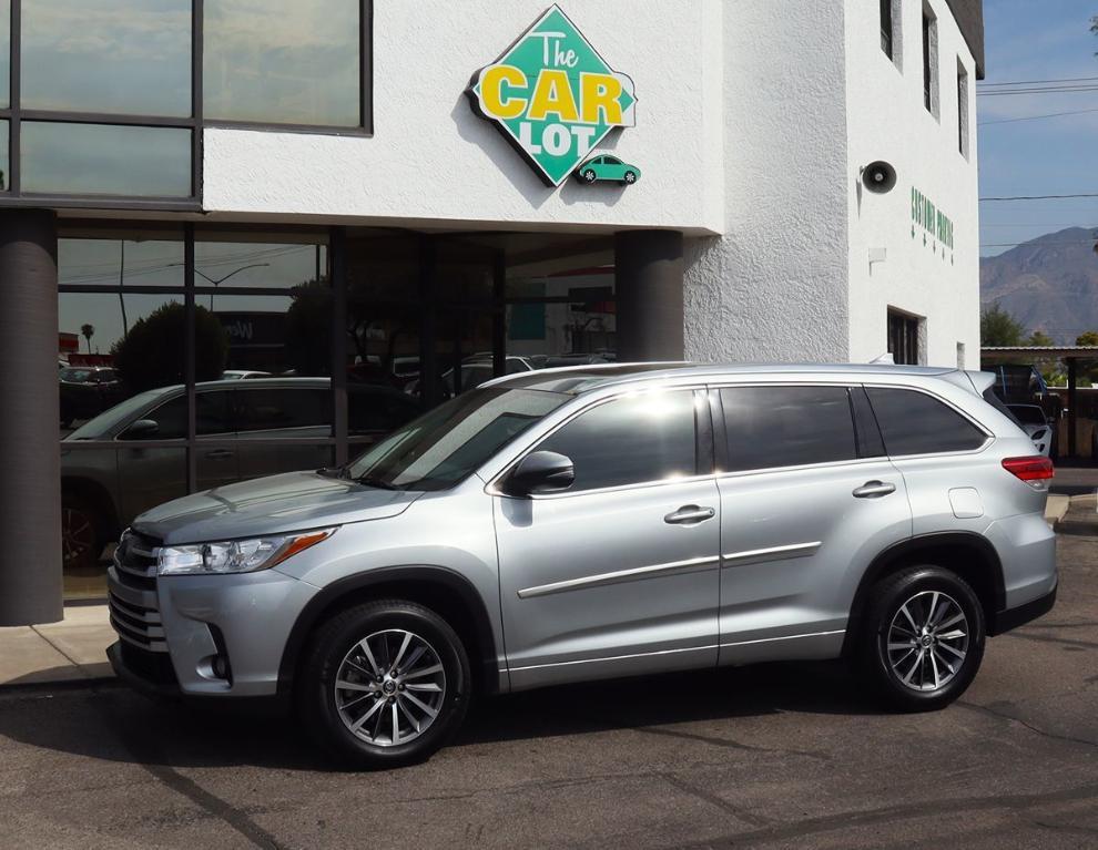 used 2018 Toyota Highlander car, priced at $22,995