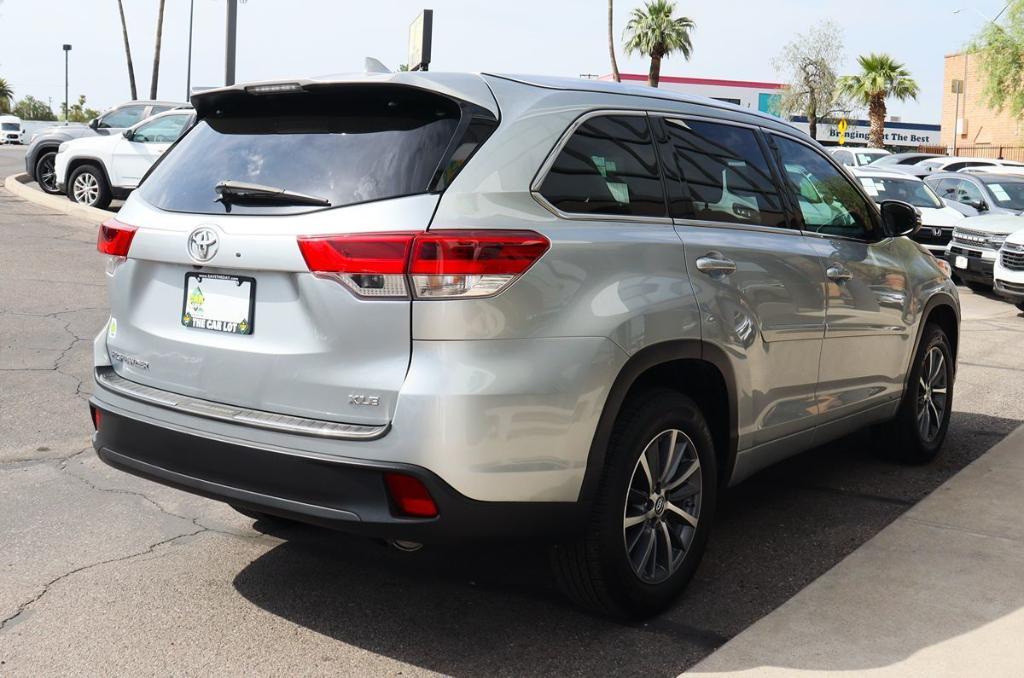 used 2018 Toyota Highlander car, priced at $22,995