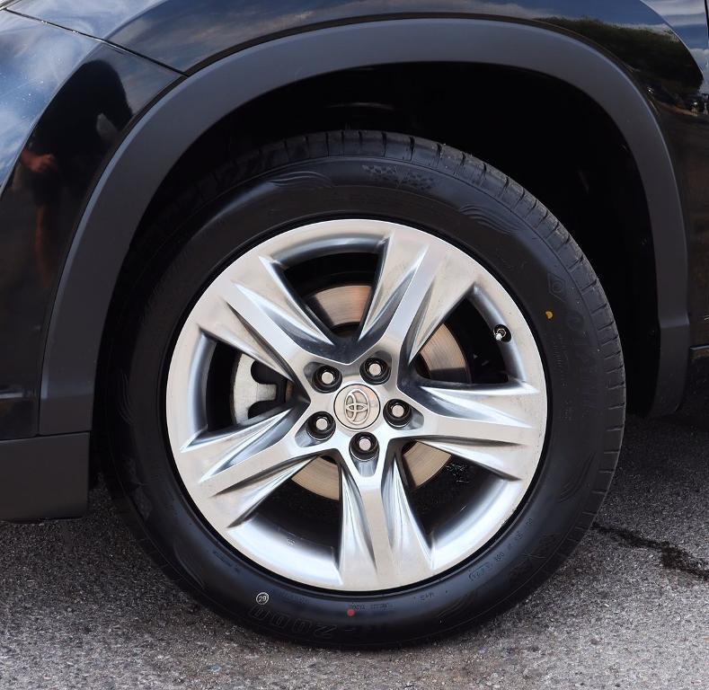 used 2014 Toyota Highlander car, priced at $14,995