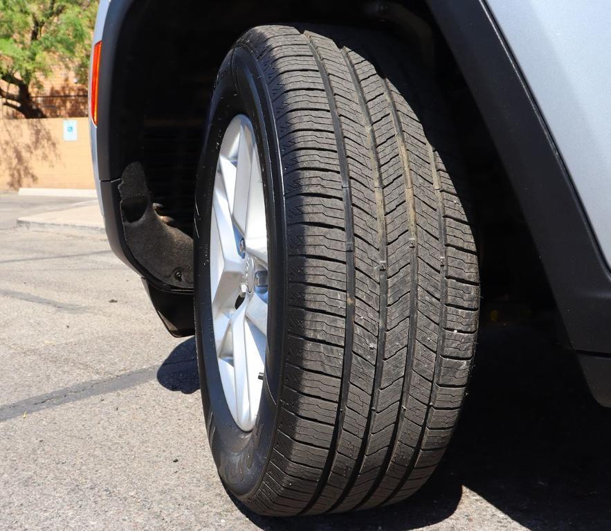 used 2023 Jeep Grand Cherokee L car, priced at $25,995