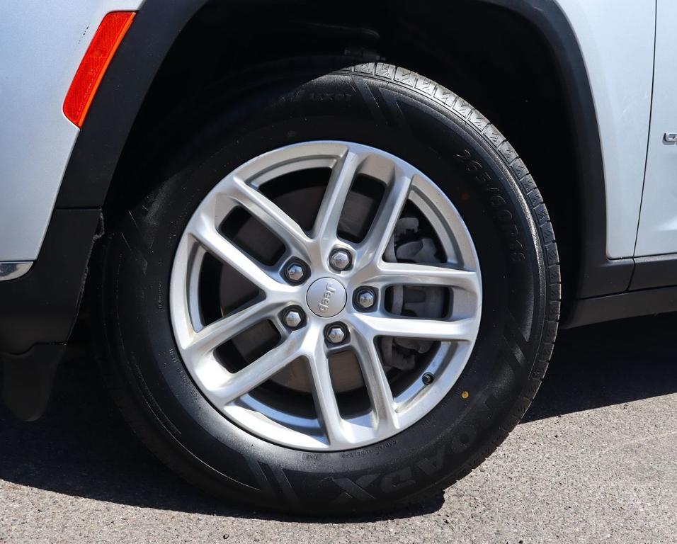 used 2023 Jeep Grand Cherokee L car, priced at $25,995