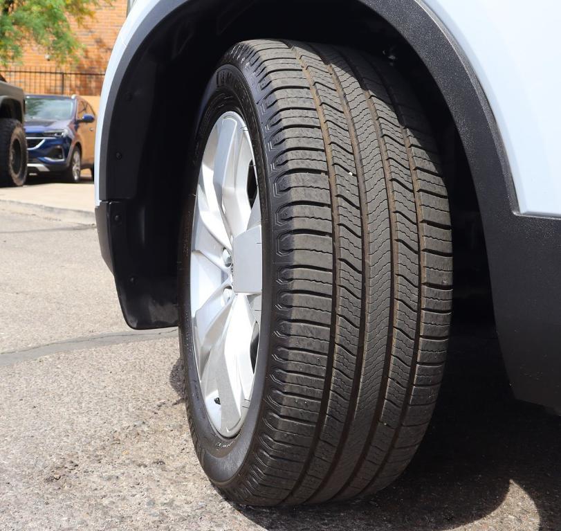 used 2022 Volvo XC40 car, priced at $20,995