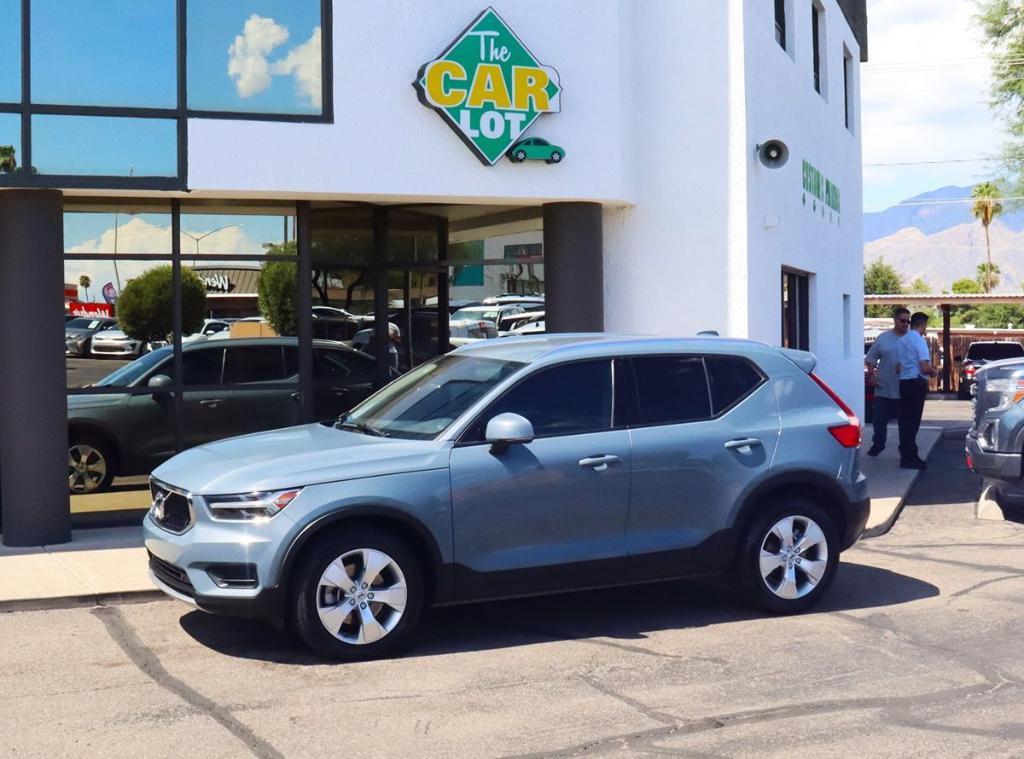 used 2022 Volvo XC40 car, priced at $21,995