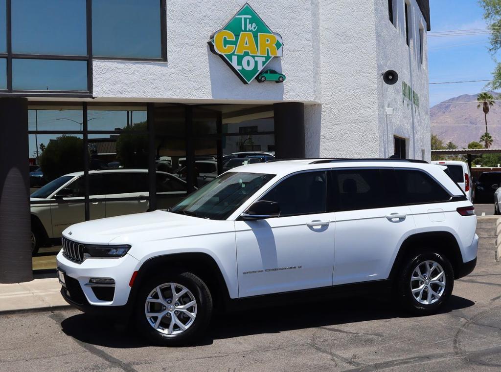 used 2023 Jeep Grand Cherokee car, priced at $25,995