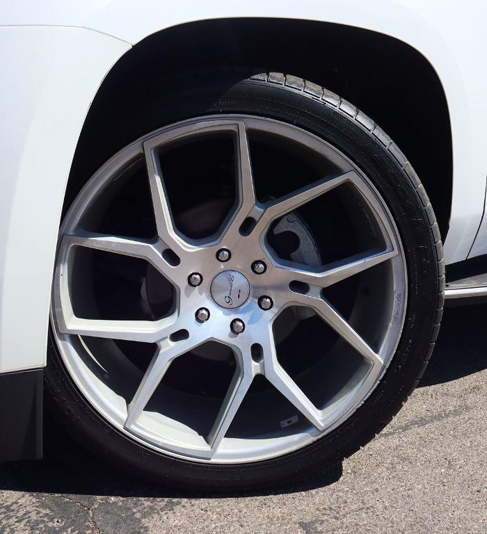 used 2017 GMC Yukon car, priced at $26,995