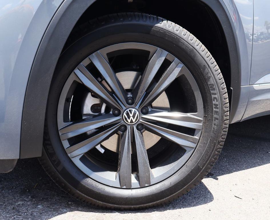 used 2021 Volkswagen Atlas Cross Sport car, priced at $26,995