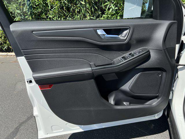 new 2025 Ford Escape PHEV car, priced at $40,050