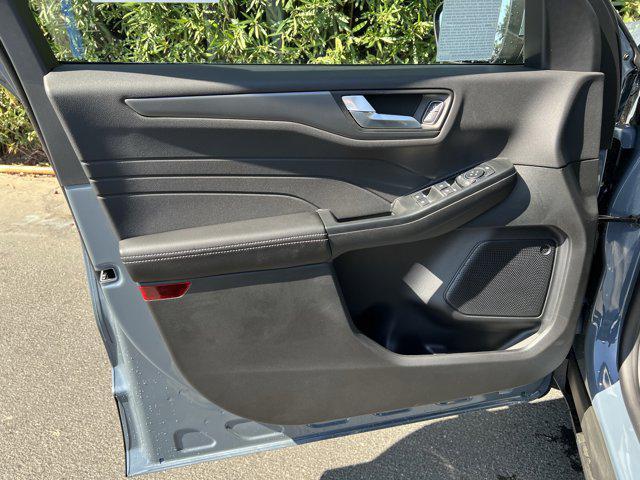 new 2025 Ford Escape PHEV car, priced at $39,055