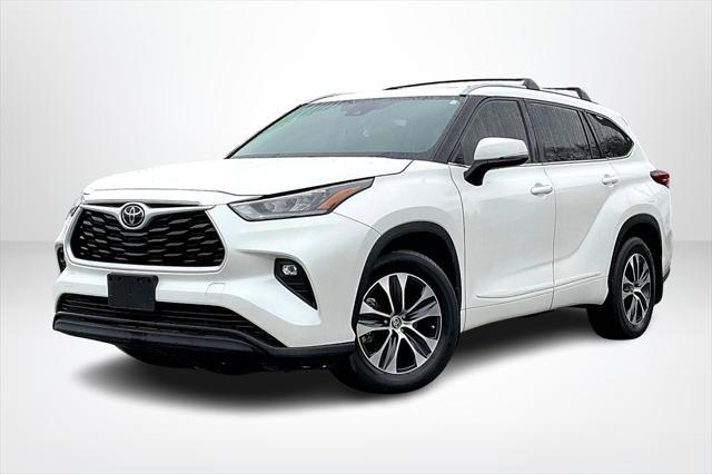 used 2020 Toyota Highlander car, priced at $25,752