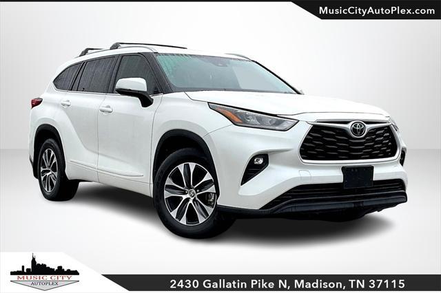 used 2020 Toyota Highlander car, priced at $25,752