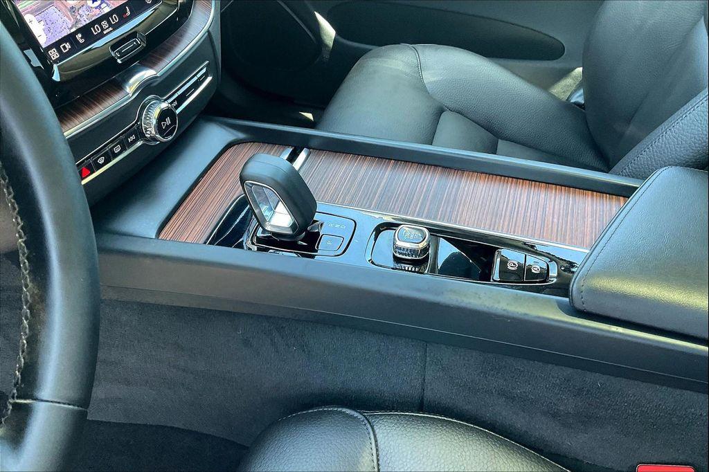used 2023 Volvo XC60 Recharge Plug-In Hybrid car, priced at $32,570