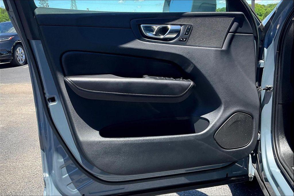 used 2023 Volvo XC60 Recharge Plug-In Hybrid car, priced at $32,570