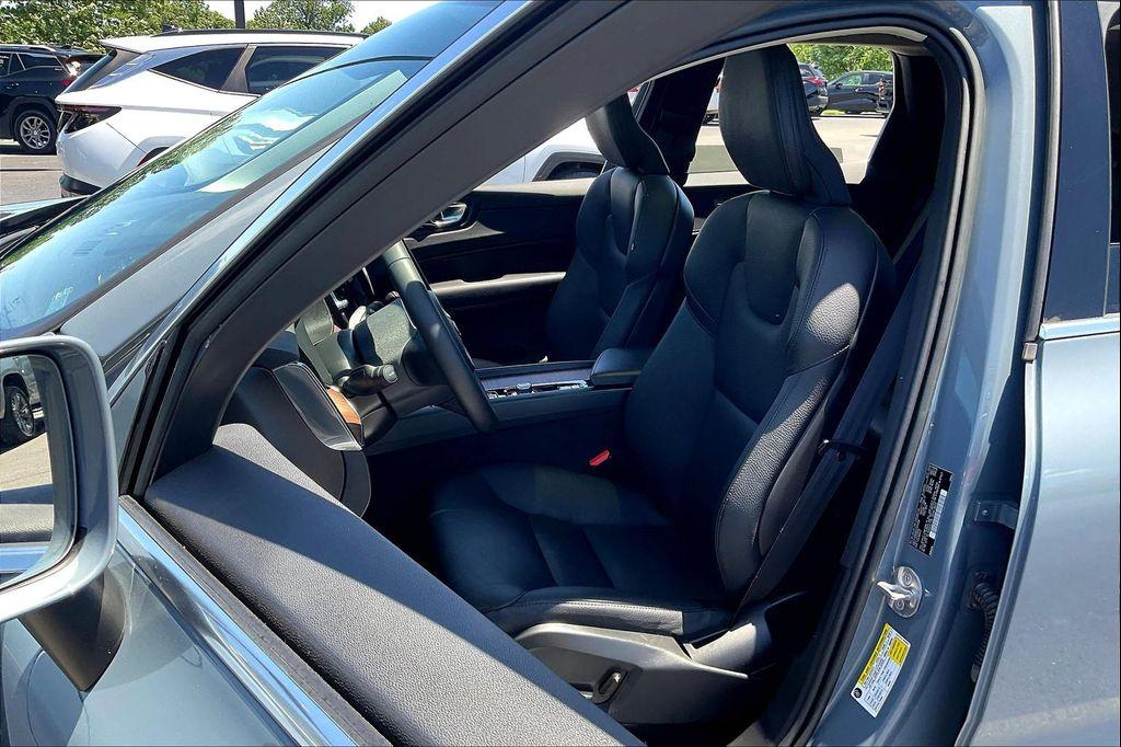 used 2023 Volvo XC60 Recharge Plug-In Hybrid car, priced at $32,570