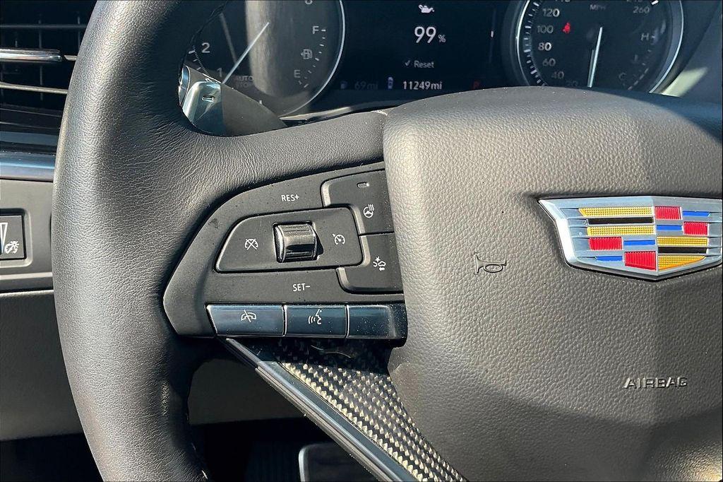 used 2024 Cadillac XT6 car, priced at $53,946