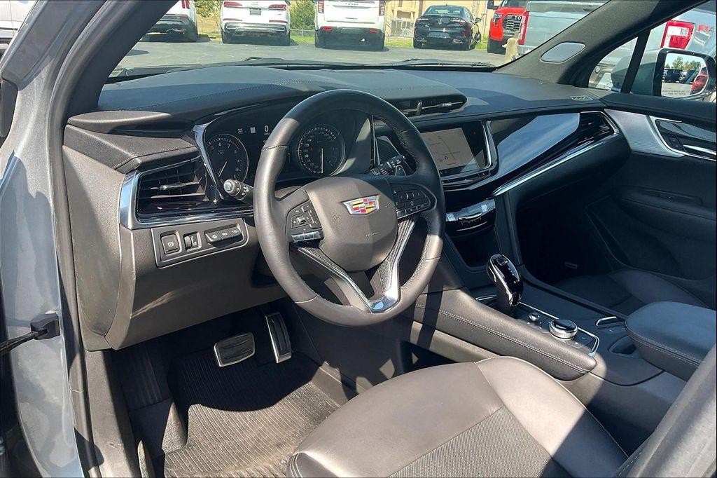 used 2024 Cadillac XT6 car, priced at $53,946
