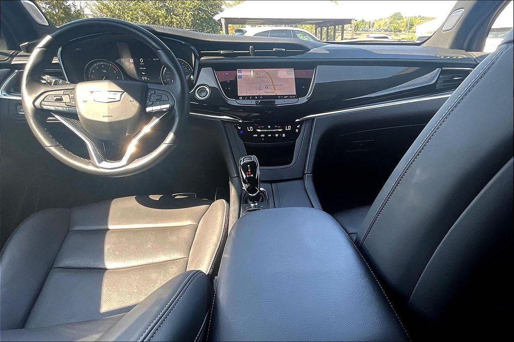 used 2024 Cadillac XT6 car, priced at $53,946