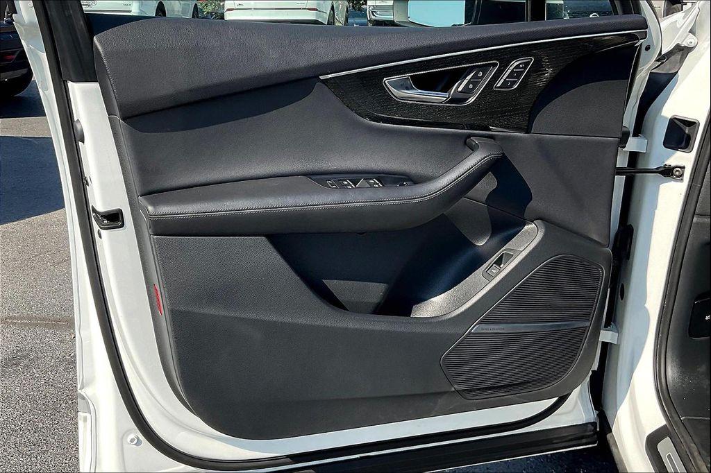 used 2023 Audi Q7 car, priced at $35,819