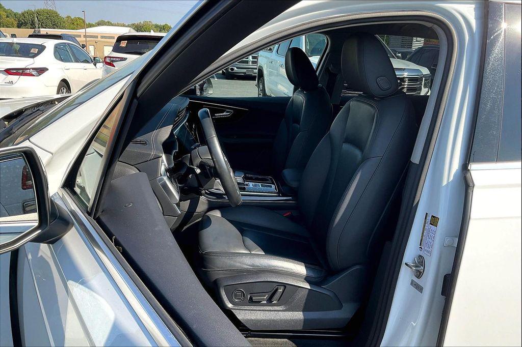used 2023 Audi Q7 car, priced at $35,819