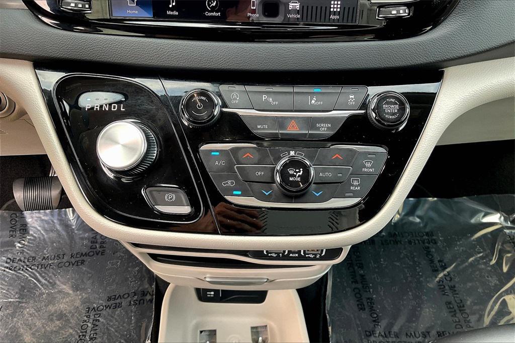 used 2023 Chrysler Pacifica car, priced at $21,789