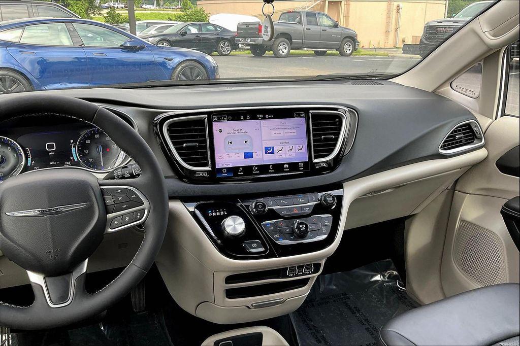 used 2023 Chrysler Pacifica car, priced at $20,938