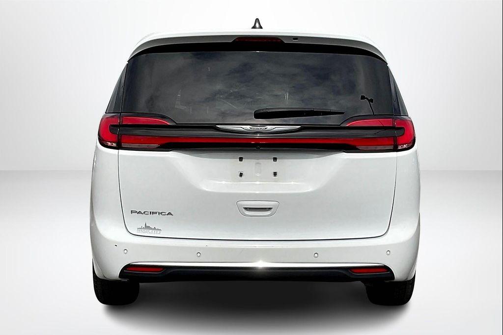 used 2023 Chrysler Pacifica car, priced at $20,938