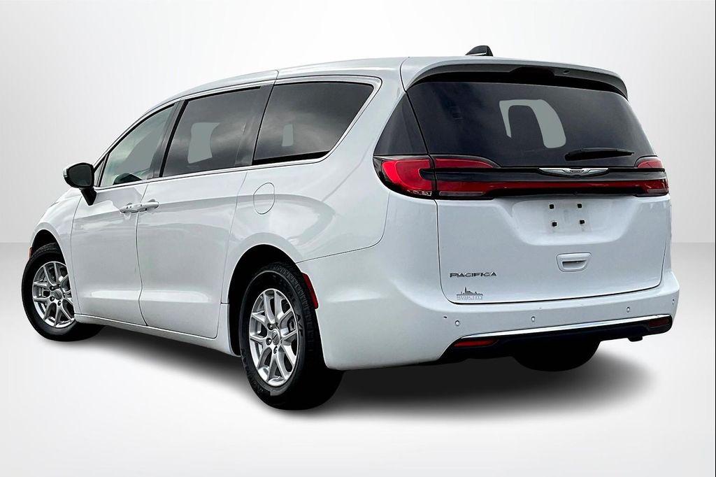 used 2023 Chrysler Pacifica car, priced at $20,938