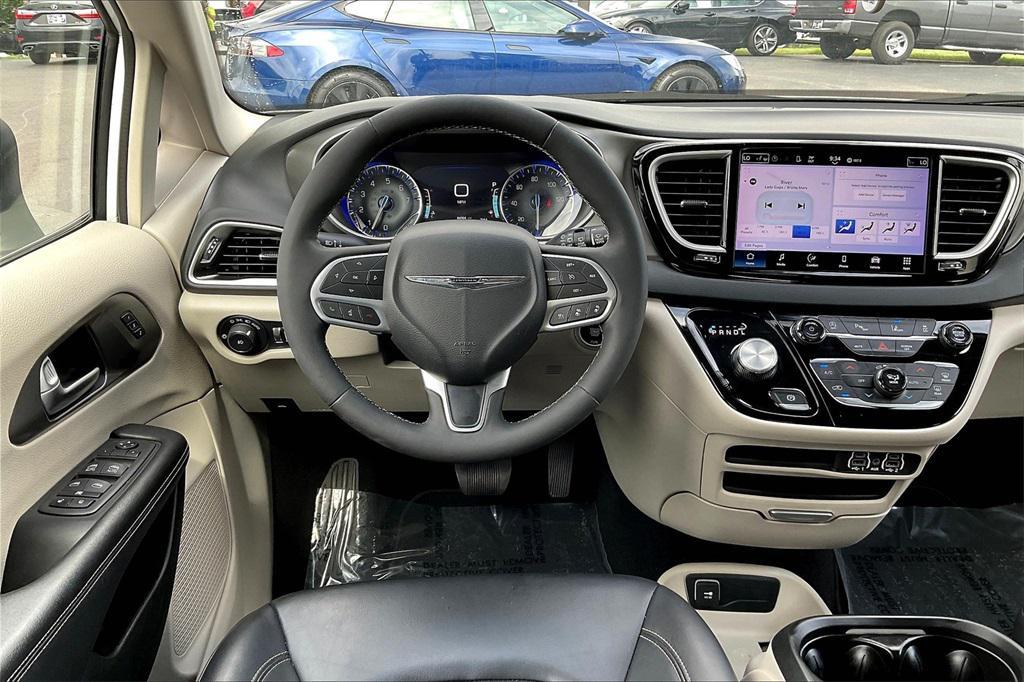 used 2023 Chrysler Pacifica car, priced at $21,789