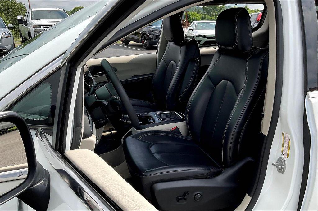 used 2023 Chrysler Pacifica car, priced at $20,938
