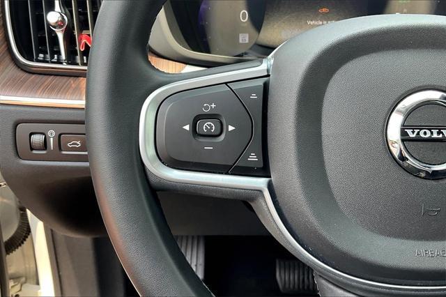 used 2022 Volvo XC60 Recharge Plug-In Hybrid car, priced at $32,385