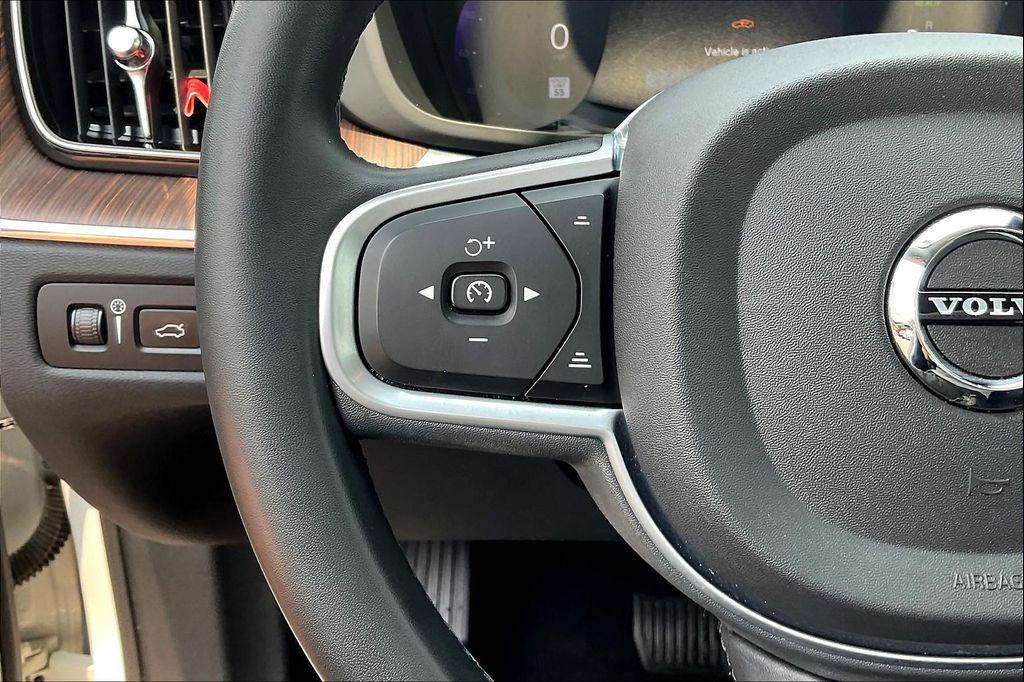 used 2022 Volvo XC60 Recharge Plug-In Hybrid car, priced at $27,424