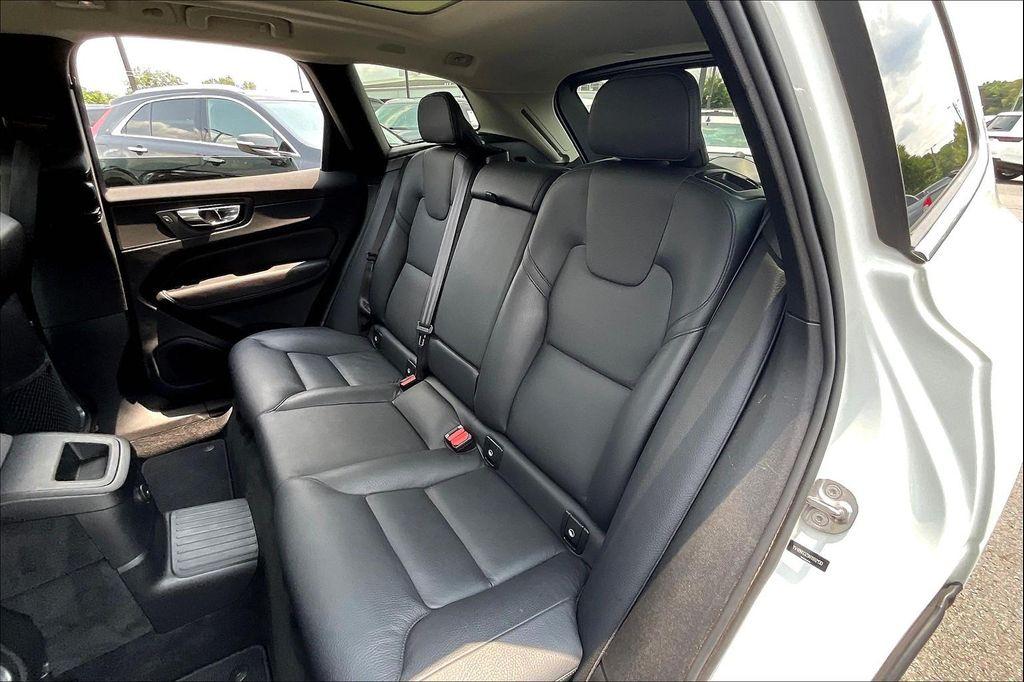 used 2022 Volvo XC60 Recharge Plug-In Hybrid car, priced at $27,424