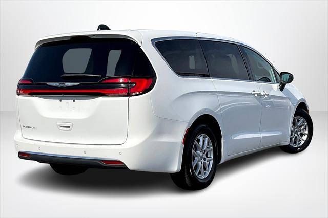 used 2023 Chrysler Pacifica car, priced at $23,694