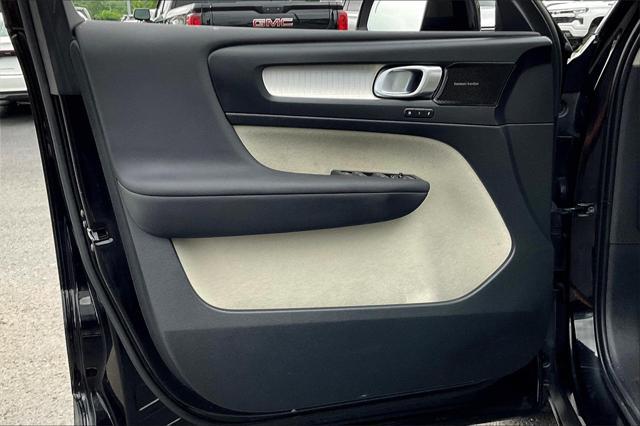 used 2022 Volvo XC40 car, priced at $20,518