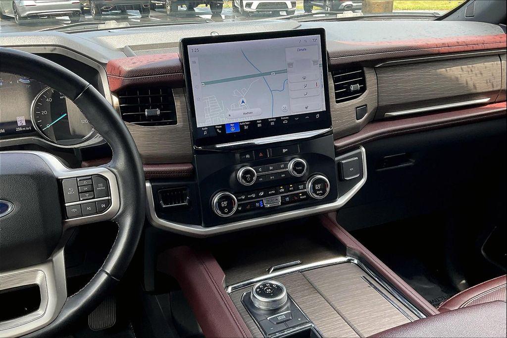 used 2024 Ford Expedition car, priced at $50,487