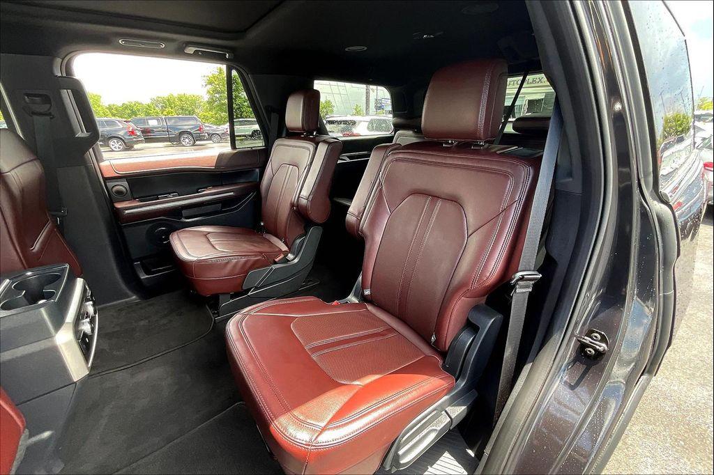 used 2024 Ford Expedition car, priced at $50,487