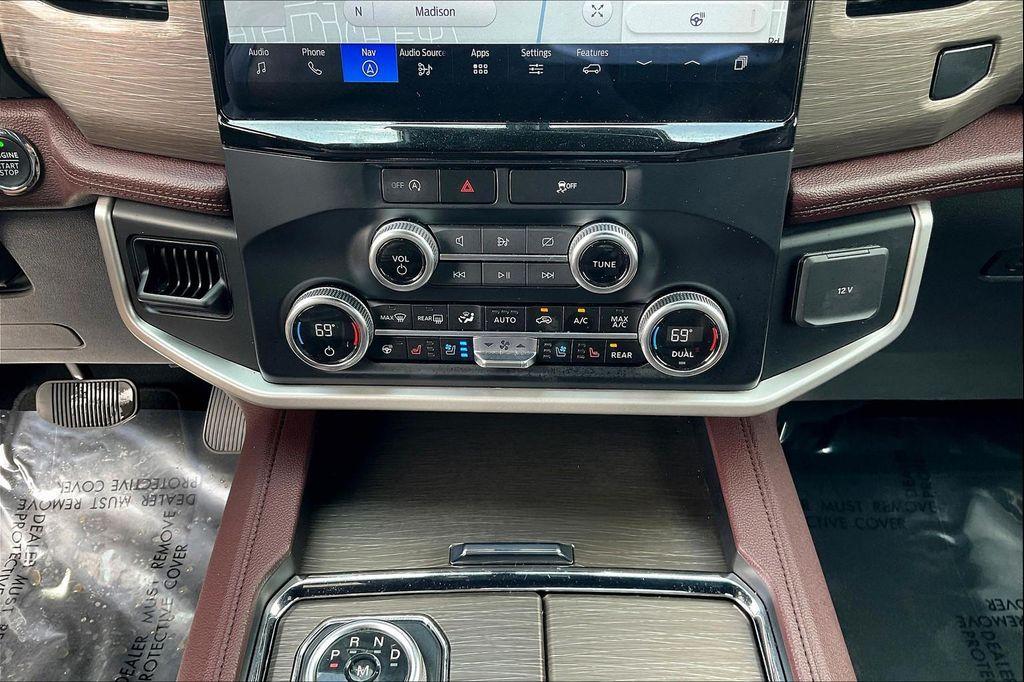 used 2024 Ford Expedition car, priced at $50,487