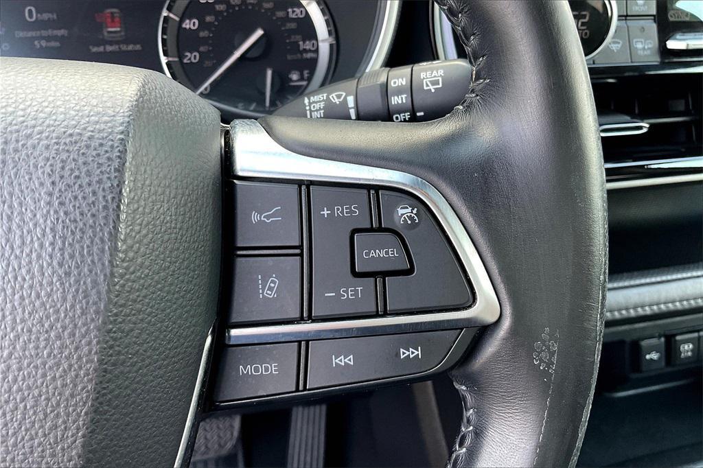 used 2021 Toyota Highlander car, priced at $30,422