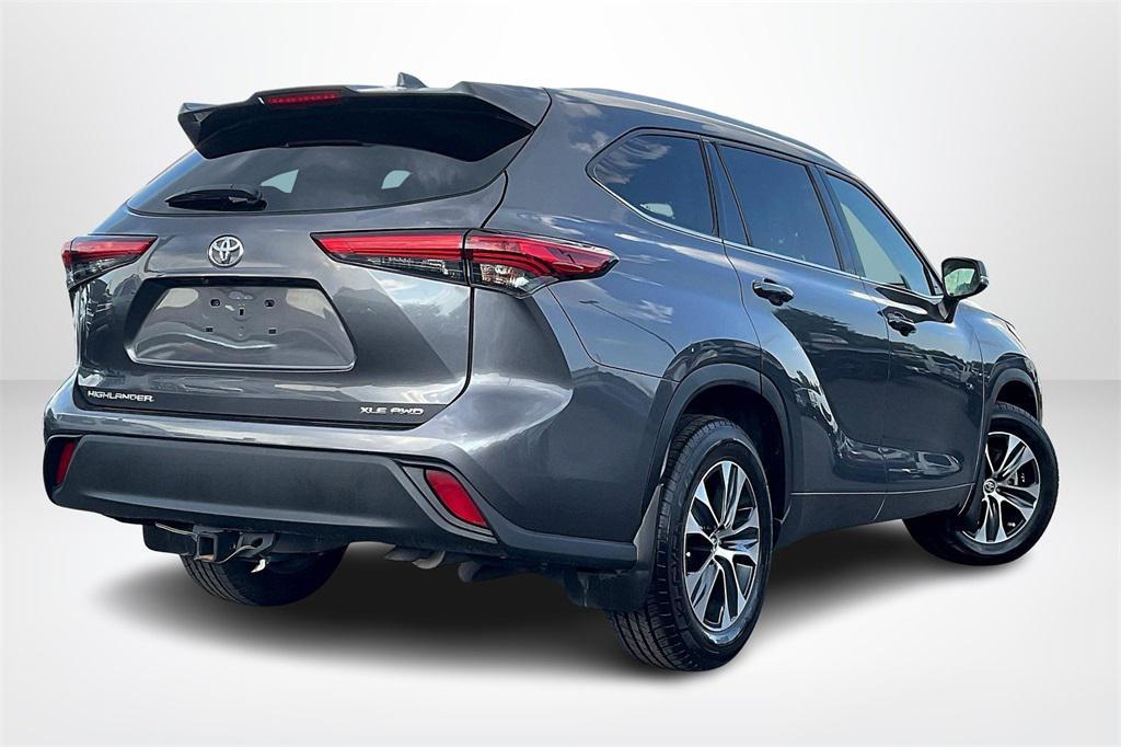 used 2021 Toyota Highlander car, priced at $30,422