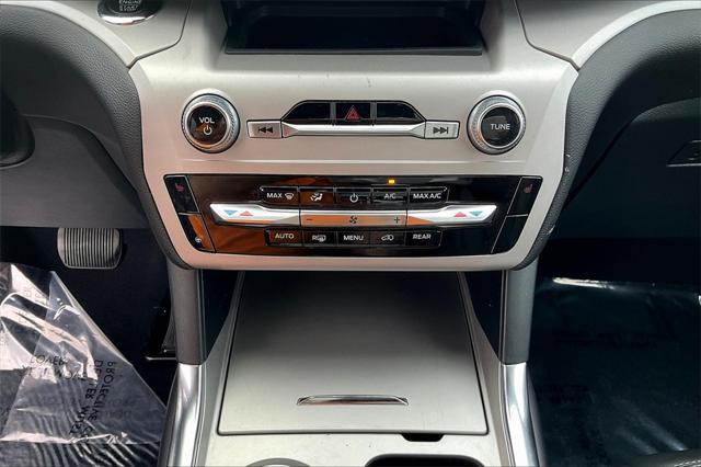 used 2024 Ford Explorer car, priced at $31,913